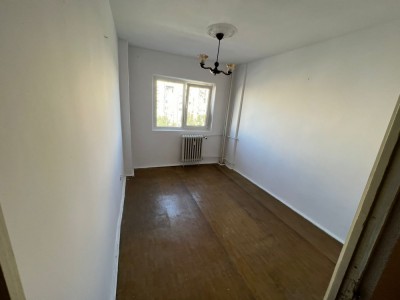 Poza Vand apartament 3 camere in Bucuresti , Crangasi Podul Grant 84800 EUR