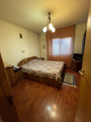 Poza Vand apartament 3 camere in Bucuresti , Drumul Sarii Liceul Ion Barbu 134500 EUR